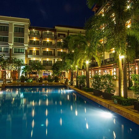 Royal Empire Premium Hotel Siem Reap Esterno foto