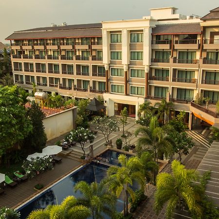 Royal Empire Premium Hotel Siem Reap Esterno foto