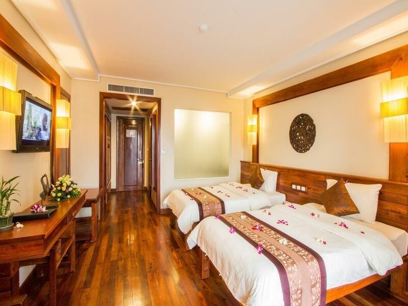 Royal Empire Premium Hotel Siem Reap Esterno foto
