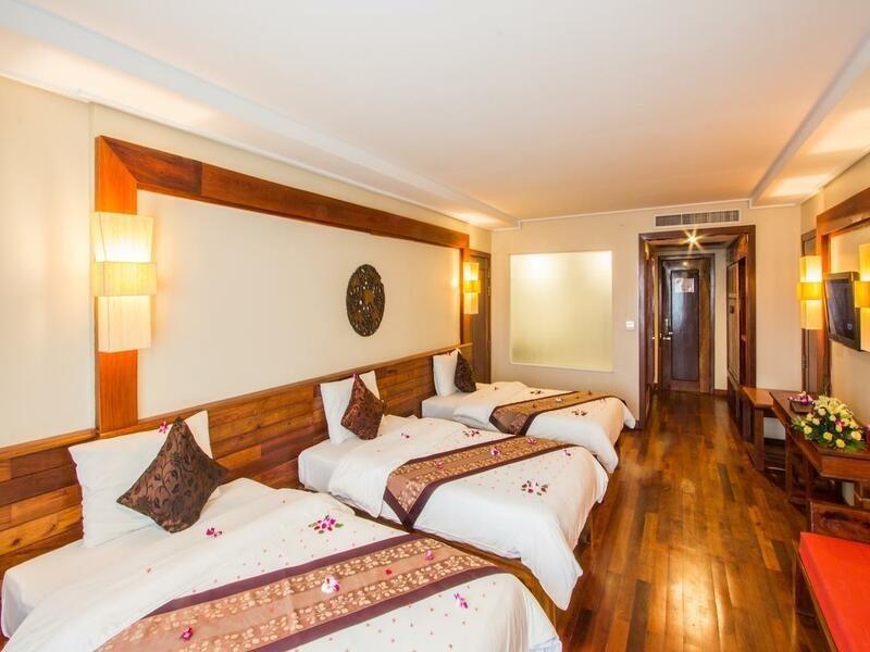Royal Empire Premium Hotel Siem Reap Esterno foto