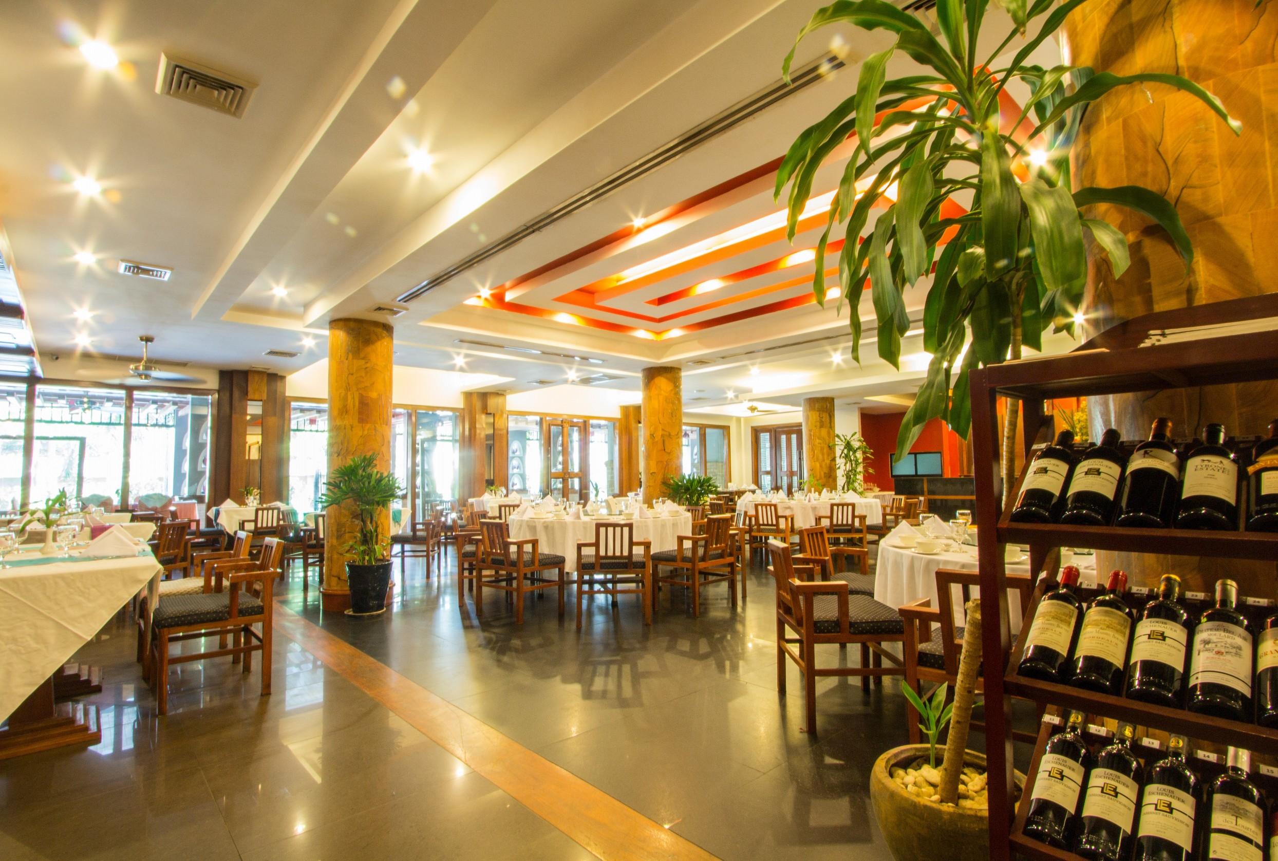 Royal Empire Premium Hotel Siem Reap Esterno foto