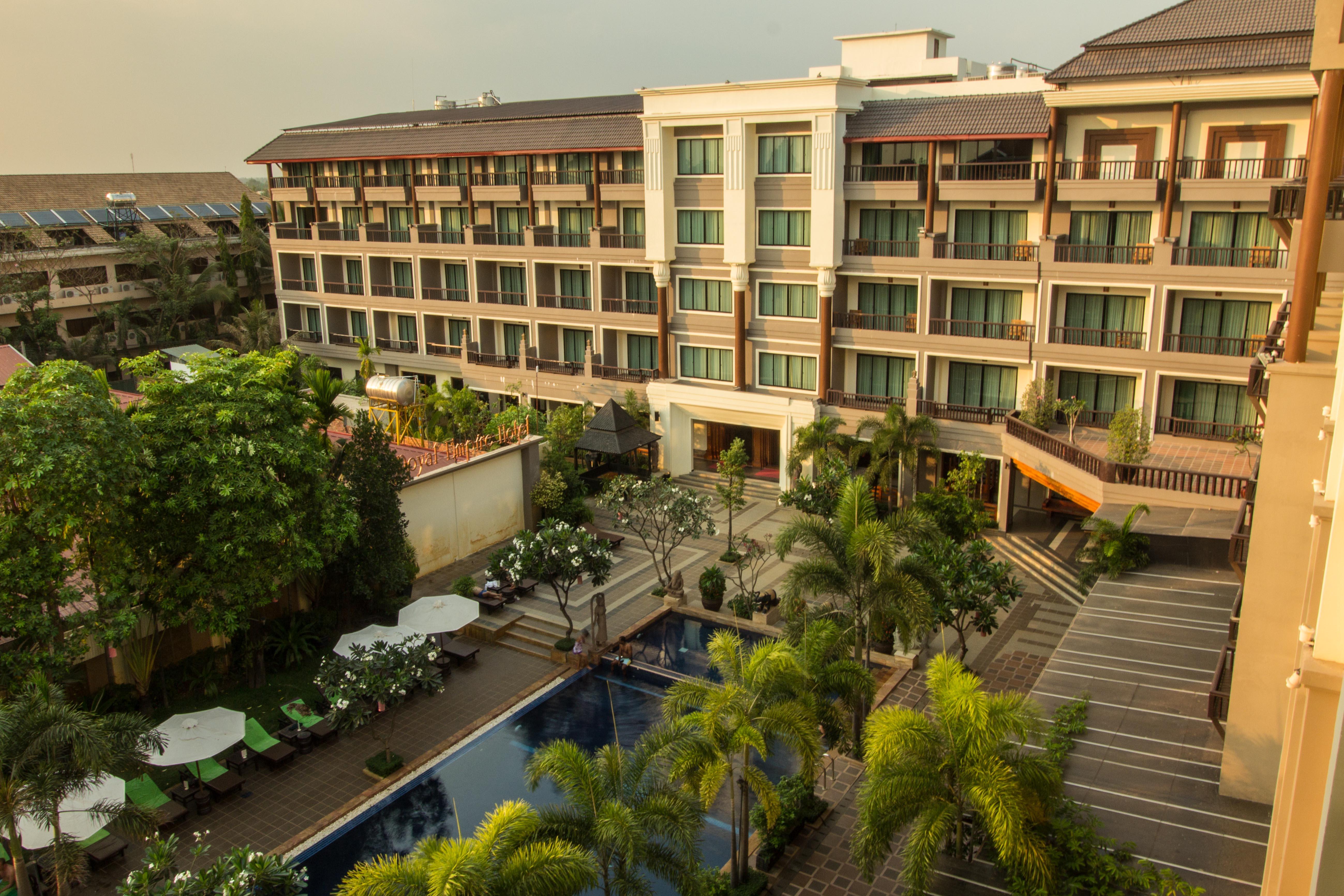 Royal Empire Premium Hotel Siem Reap Esterno foto