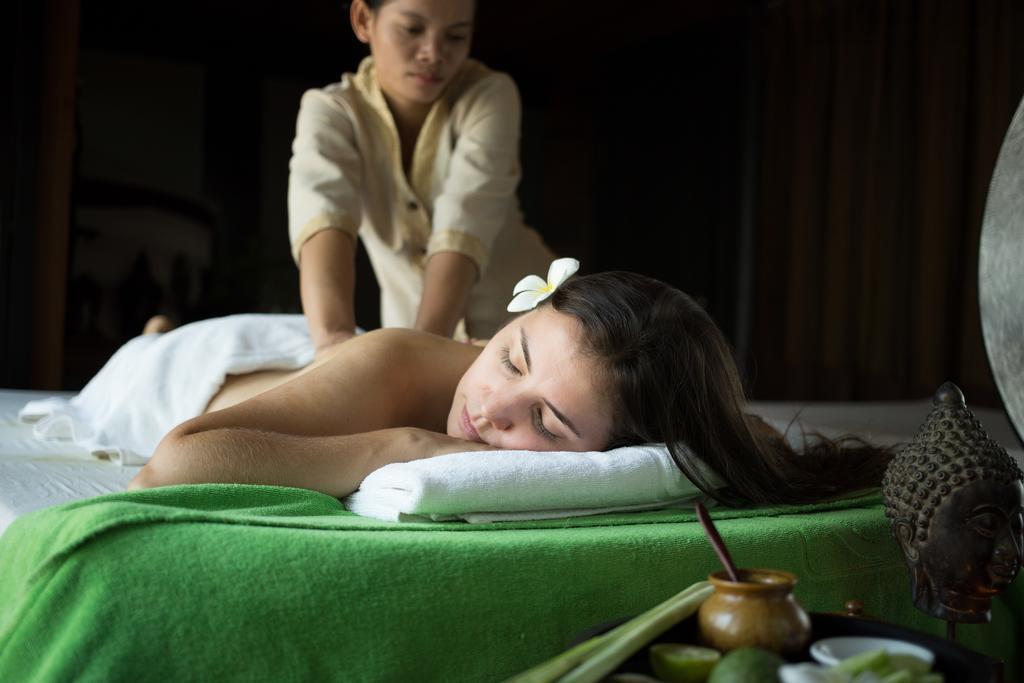 Royal Empire Premium Hotel Siem Reap Esterno foto
