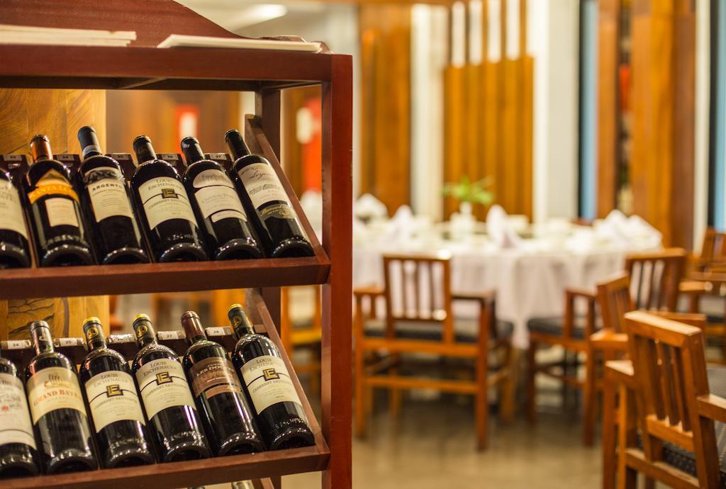 Royal Empire Premium Hotel Siem Reap Esterno foto