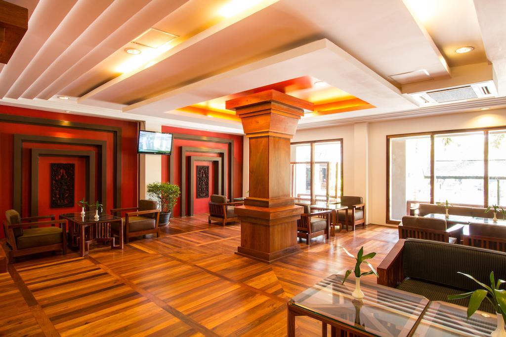Royal Empire Premium Hotel Siem Reap Esterno foto