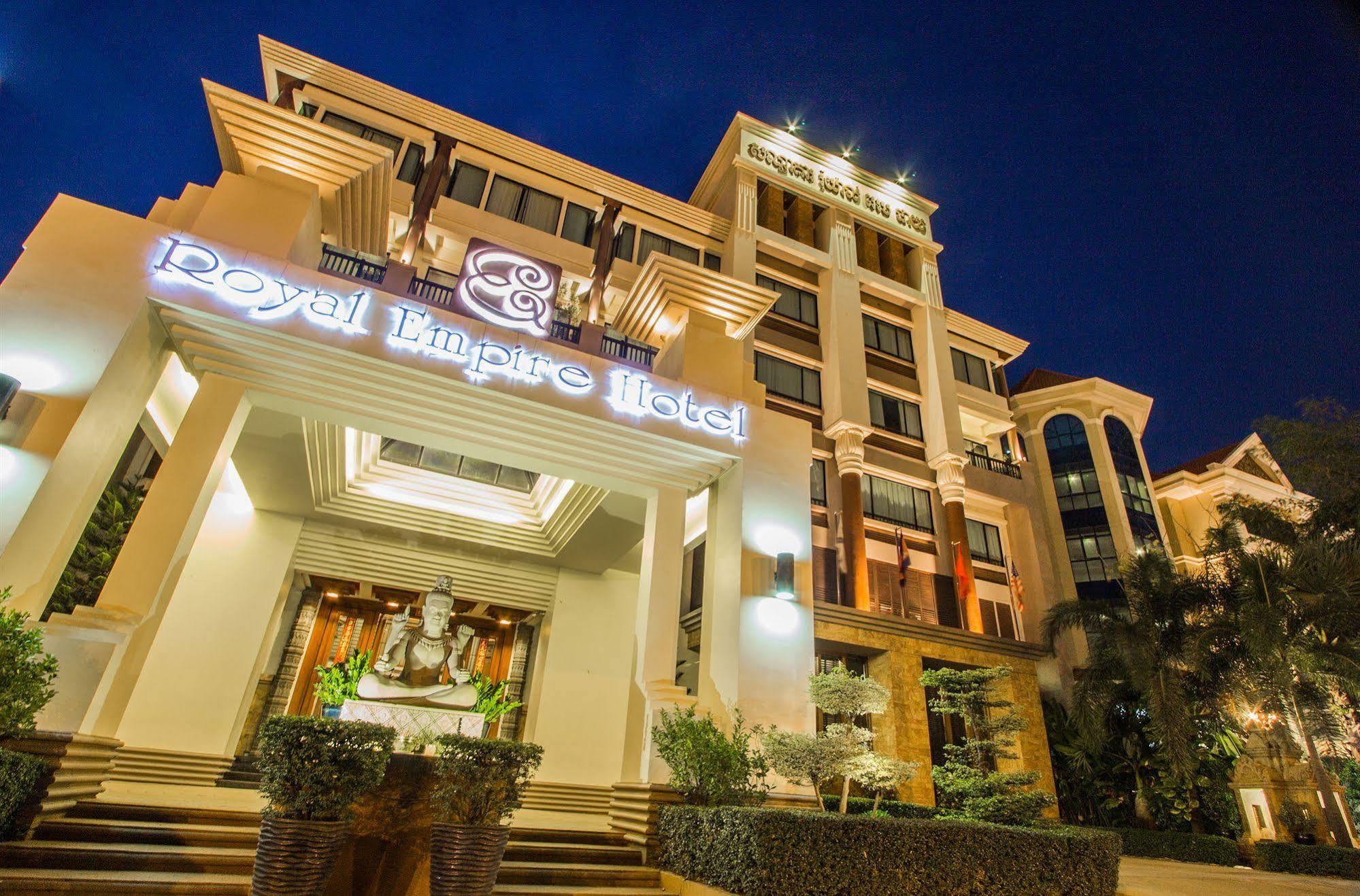 Royal Empire Premium Hotel Siem Reap Esterno foto