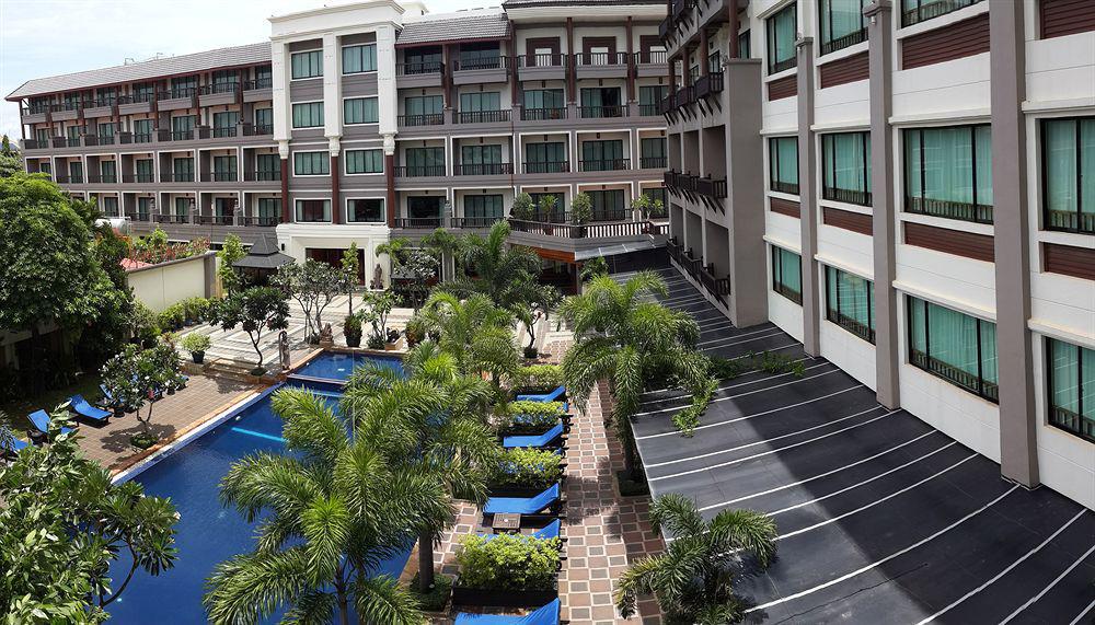 Royal Empire Premium Hotel Siem Reap Esterno foto